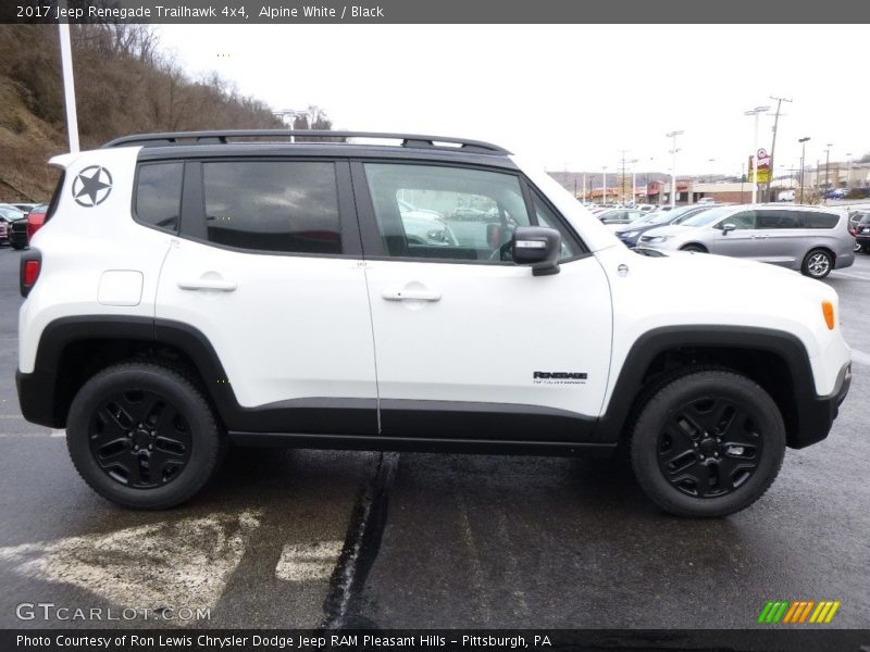 Alpine White / Black 2017 Jeep Renegade Trailhawk 4x4