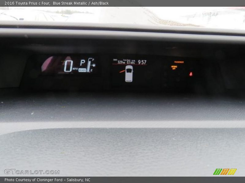 Blue Streak Metallic / Ash/Black 2016 Toyota Prius c Four