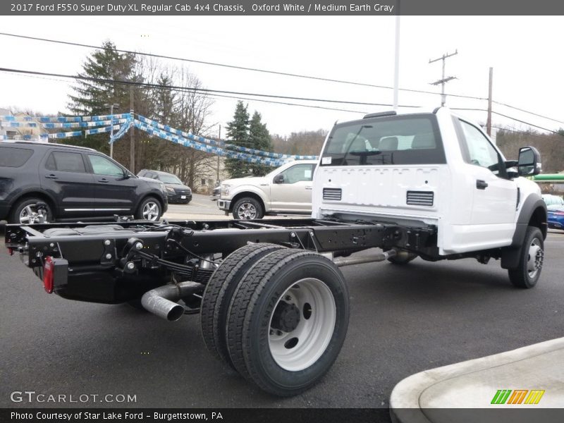 Oxford White / Medium Earth Gray 2017 Ford F550 Super Duty XL Regular Cab 4x4 Chassis