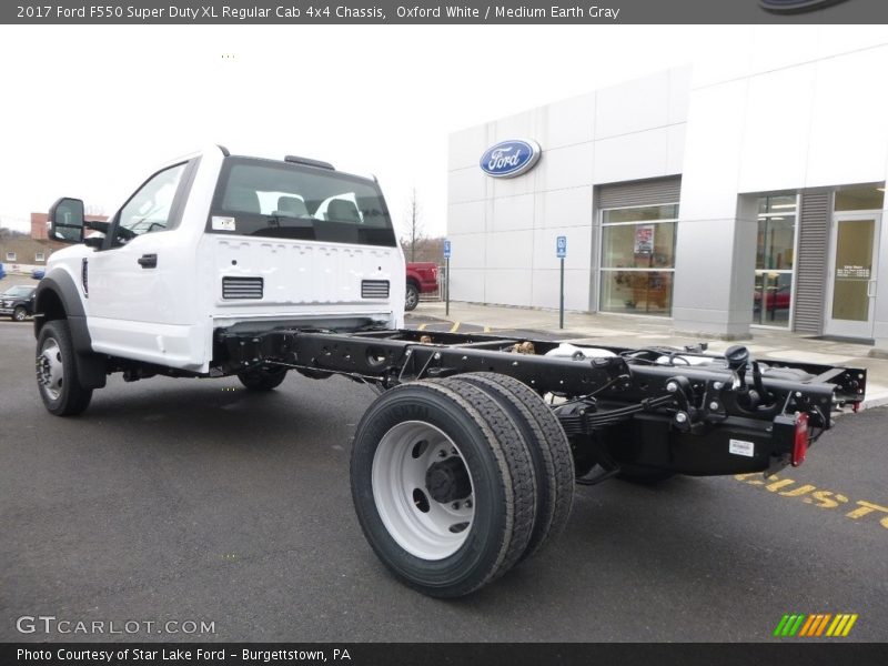 Oxford White / Medium Earth Gray 2017 Ford F550 Super Duty XL Regular Cab 4x4 Chassis