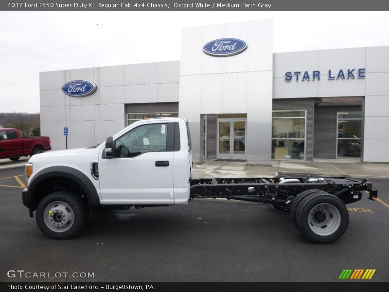 Oxford White / Medium Earth Gray 2017 Ford F550 Super Duty XL Regular Cab 4x4 Chassis