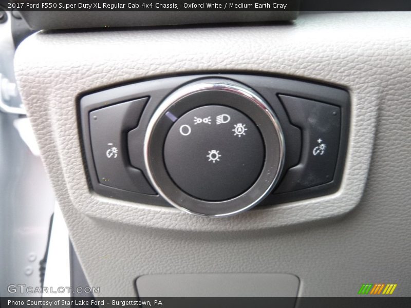 Controls of 2017 F550 Super Duty XL Regular Cab 4x4 Chassis