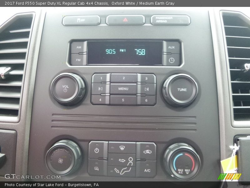 Controls of 2017 F550 Super Duty XL Regular Cab 4x4 Chassis
