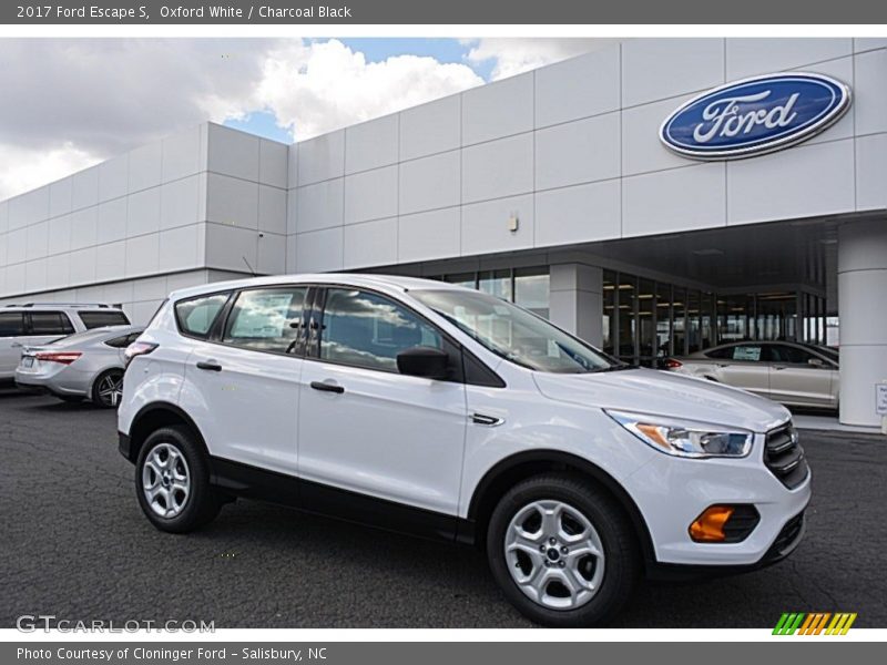 Front 3/4 View of 2017 Escape S