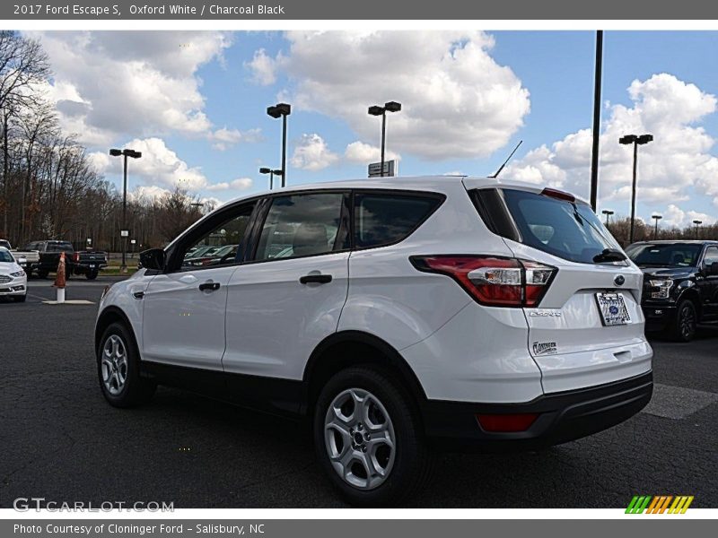 Oxford White / Charcoal Black 2017 Ford Escape S