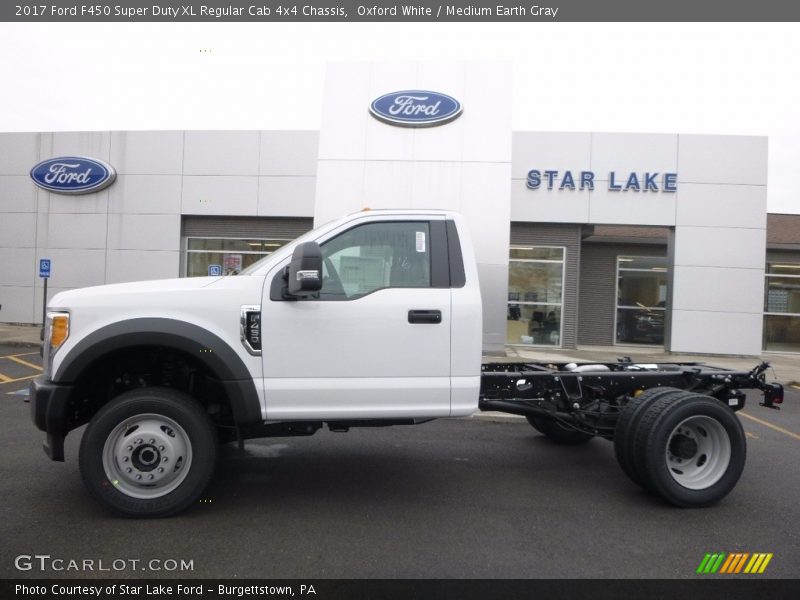 Oxford White / Medium Earth Gray 2017 Ford F450 Super Duty XL Regular Cab 4x4 Chassis
