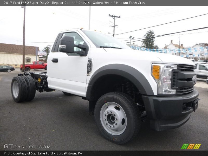Oxford White / Medium Earth Gray 2017 Ford F450 Super Duty XL Regular Cab 4x4 Chassis