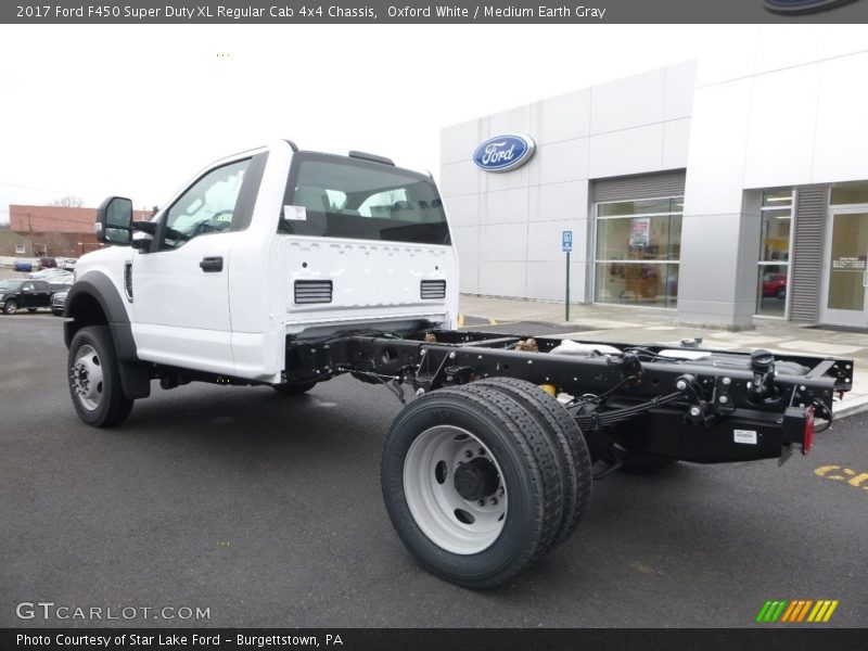Oxford White / Medium Earth Gray 2017 Ford F450 Super Duty XL Regular Cab 4x4 Chassis