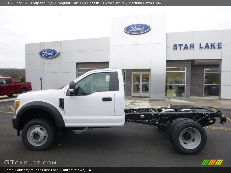 Oxford White / Medium Earth Gray 2017 Ford F450 Super Duty XL Regular Cab 4x4 Chassis