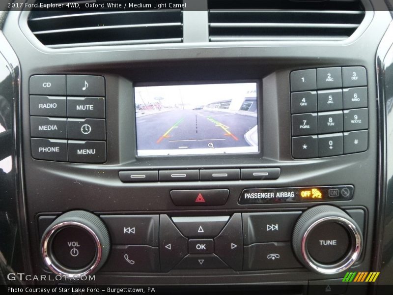 Oxford White / Medium Light Camel 2017 Ford Explorer 4WD