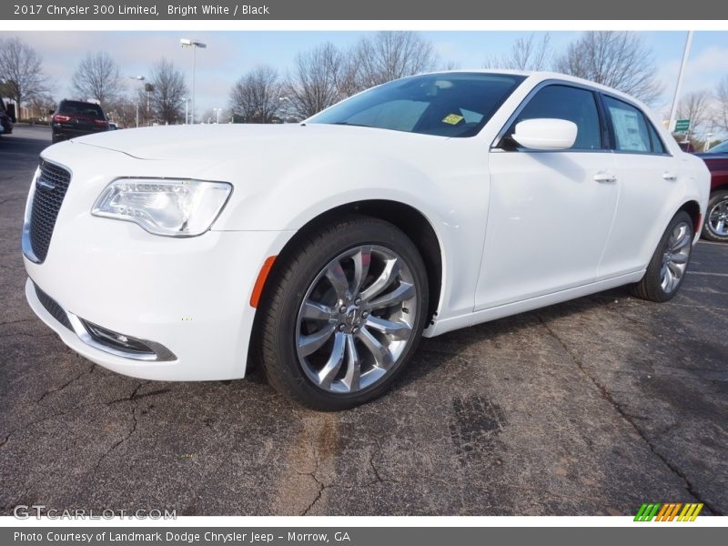 Bright White / Black 2017 Chrysler 300 Limited