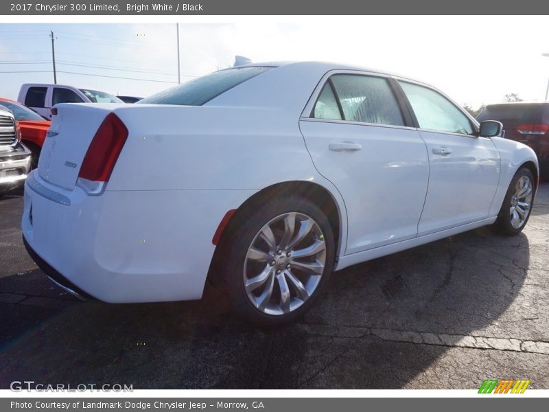 Bright White / Black 2017 Chrysler 300 Limited