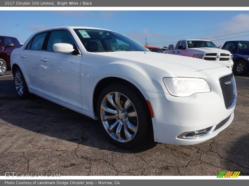 Bright White / Black 2017 Chrysler 300 Limited