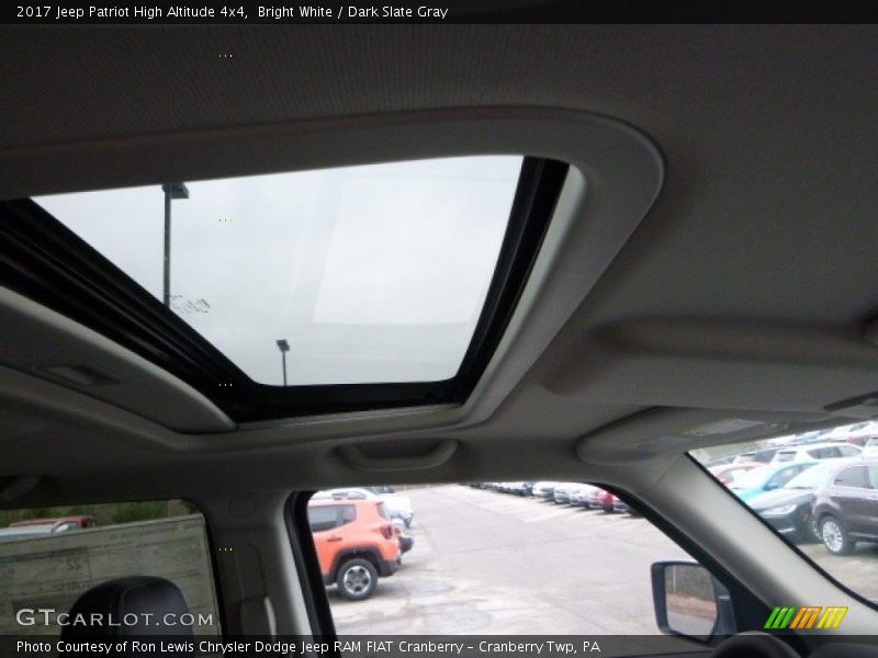 Bright White / Dark Slate Gray 2017 Jeep Patriot High Altitude 4x4