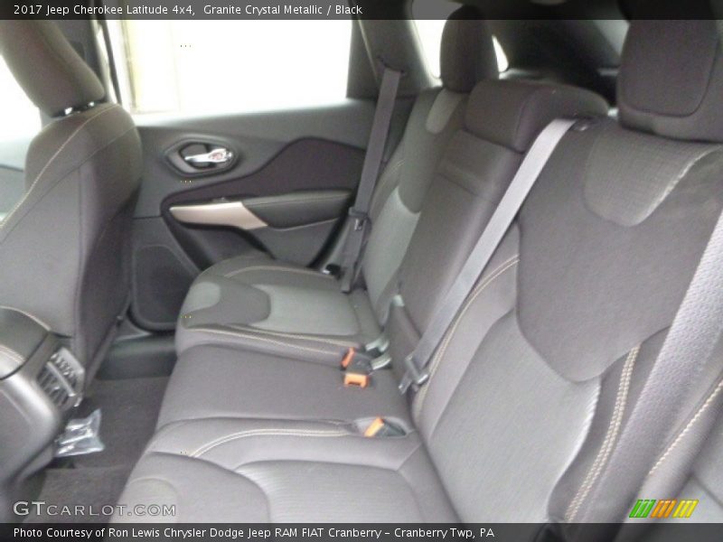 Granite Crystal Metallic / Black 2017 Jeep Cherokee Latitude 4x4