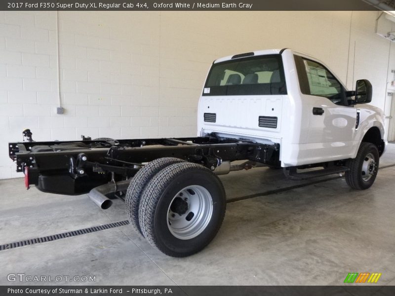 Oxford White / Medium Earth Gray 2017 Ford F350 Super Duty XL Regular Cab 4x4