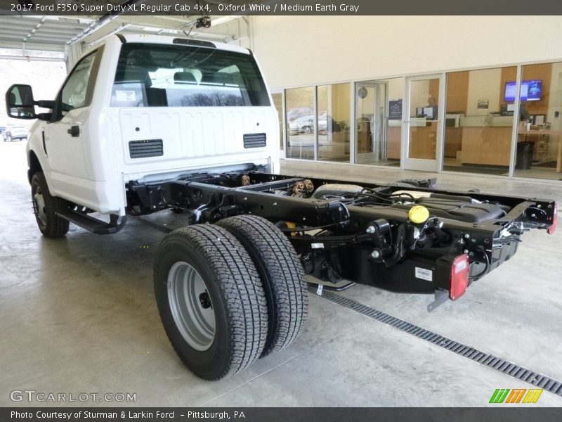 Oxford White / Medium Earth Gray 2017 Ford F350 Super Duty XL Regular Cab 4x4