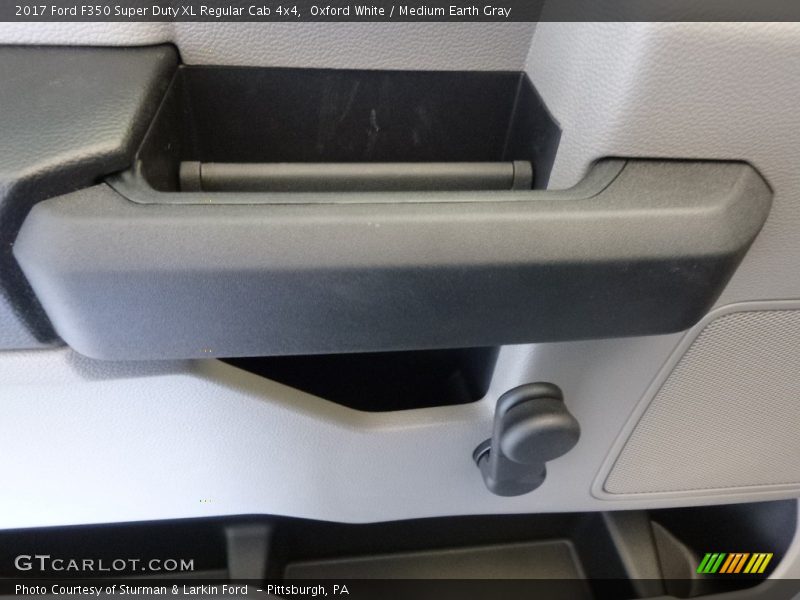 Oxford White / Medium Earth Gray 2017 Ford F350 Super Duty XL Regular Cab 4x4