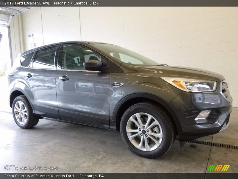 Magnetic / Charcoal Black 2017 Ford Escape SE 4WD