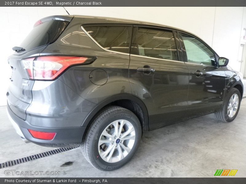 Magnetic / Charcoal Black 2017 Ford Escape SE 4WD