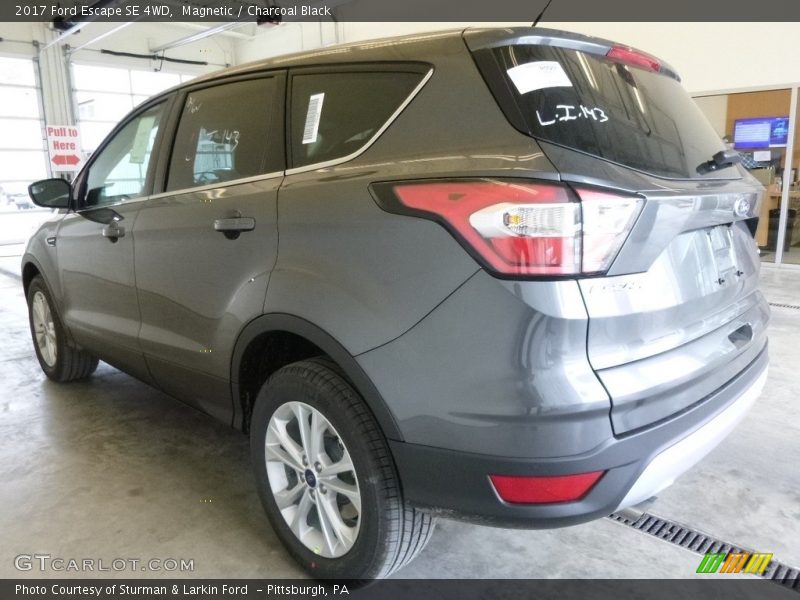 Magnetic / Charcoal Black 2017 Ford Escape SE 4WD