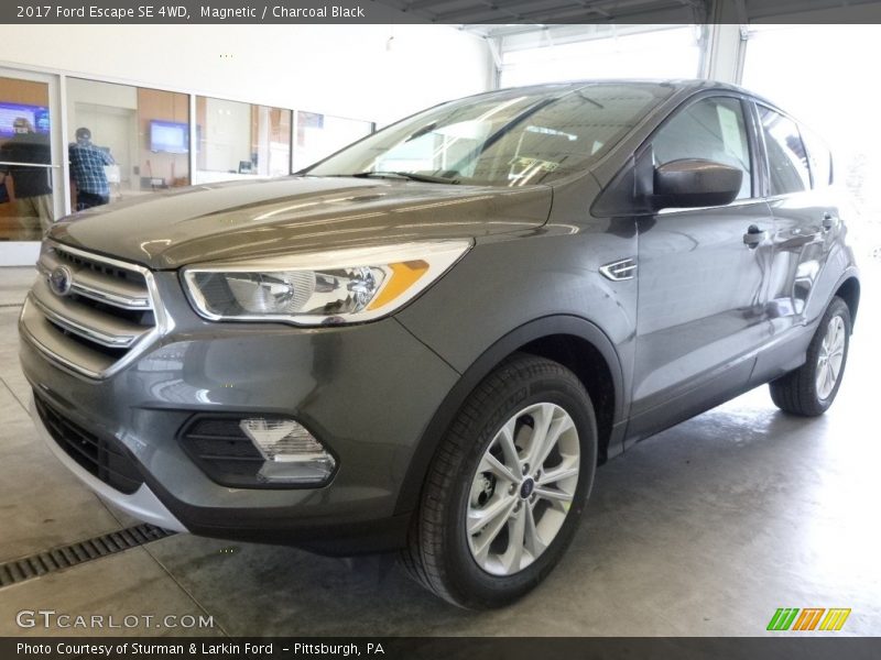 Magnetic / Charcoal Black 2017 Ford Escape SE 4WD