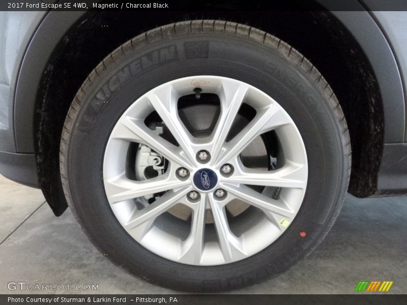 Magnetic / Charcoal Black 2017 Ford Escape SE 4WD