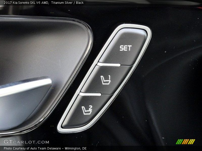 Titanium Silver / Black 2017 Kia Sorento SXL V6 AWD