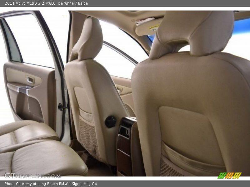 Ice White / Beige 2011 Volvo XC90 3.2 AWD