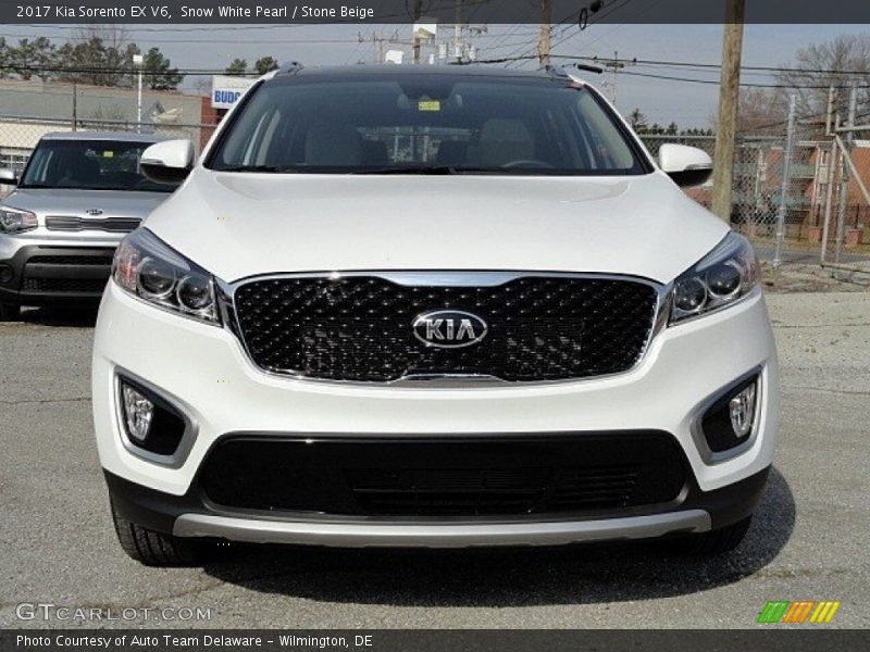 Snow White Pearl / Stone Beige 2017 Kia Sorento EX V6