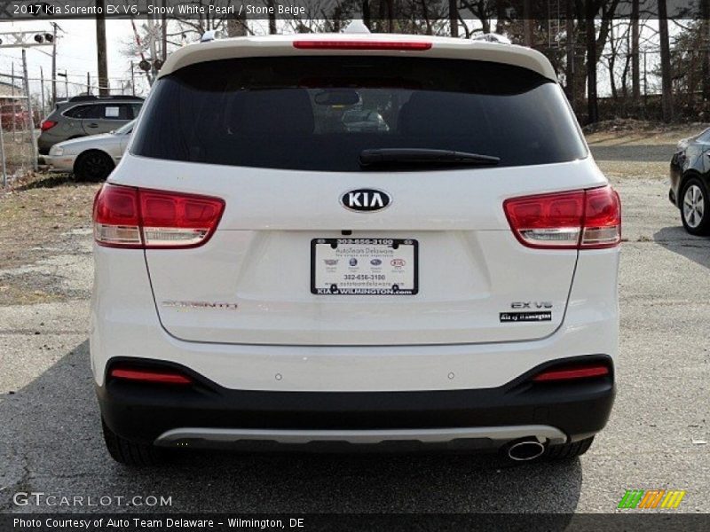 Snow White Pearl / Stone Beige 2017 Kia Sorento EX V6