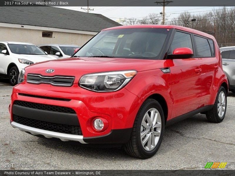 Front 3/4 View of 2017 Soul +