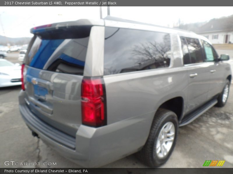 Pepperdust Metallic / Jet Black 2017 Chevrolet Suburban LS 4WD