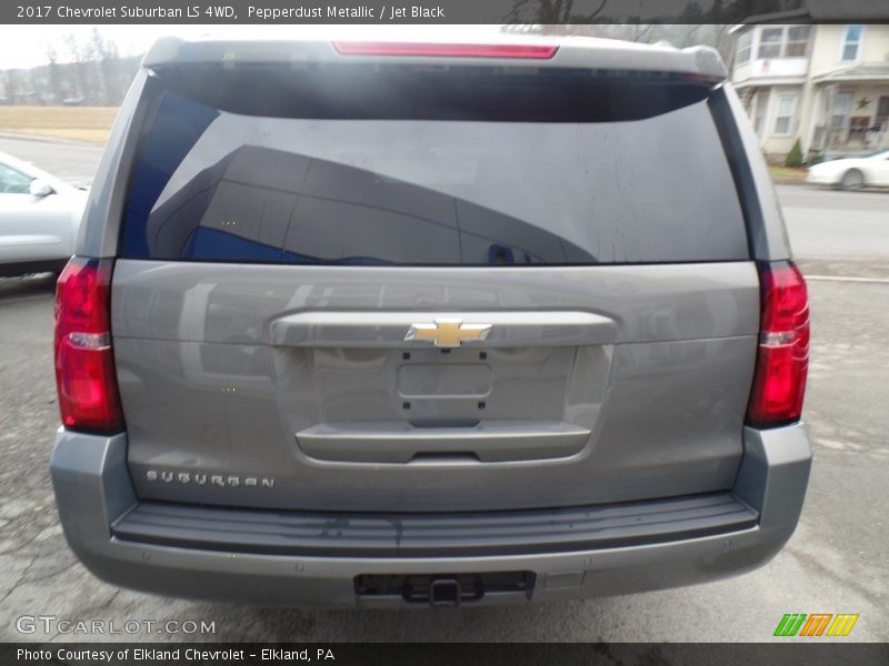 Pepperdust Metallic / Jet Black 2017 Chevrolet Suburban LS 4WD