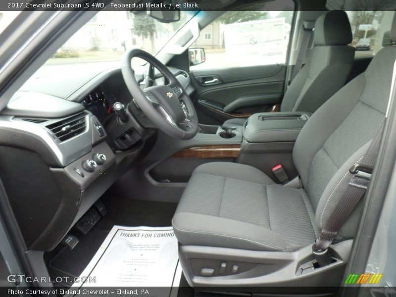 Pepperdust Metallic / Jet Black 2017 Chevrolet Suburban LS 4WD