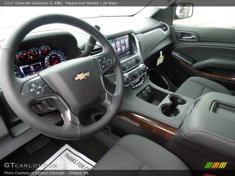 Pepperdust Metallic / Jet Black 2017 Chevrolet Suburban LS 4WD