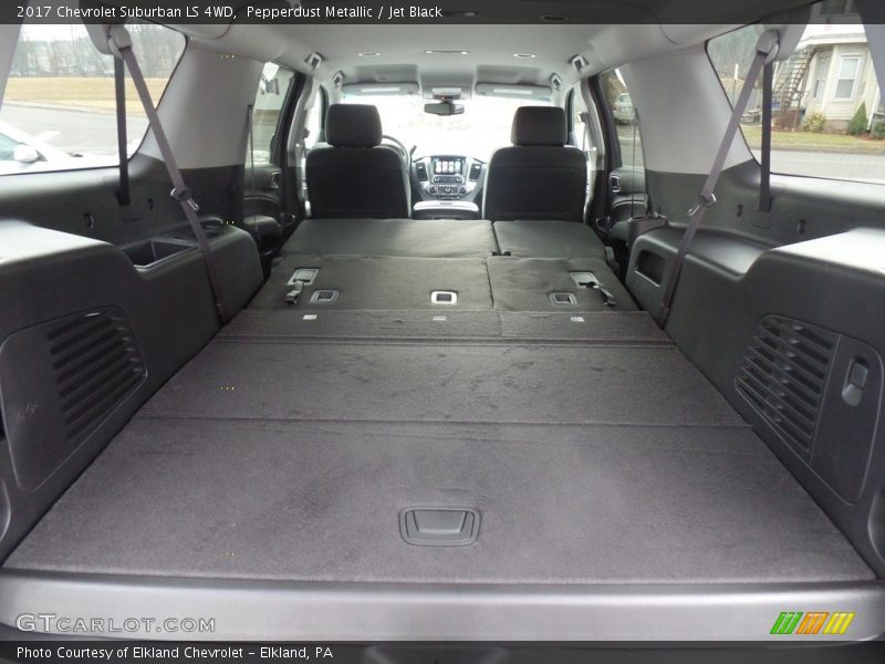 Pepperdust Metallic / Jet Black 2017 Chevrolet Suburban LS 4WD