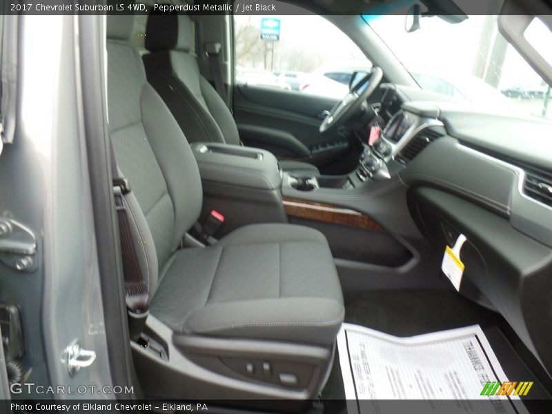 Pepperdust Metallic / Jet Black 2017 Chevrolet Suburban LS 4WD