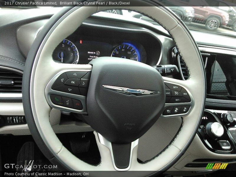 Brilliant Black Crystal Pearl / Black/Diesel 2017 Chrysler Pacifica Limited