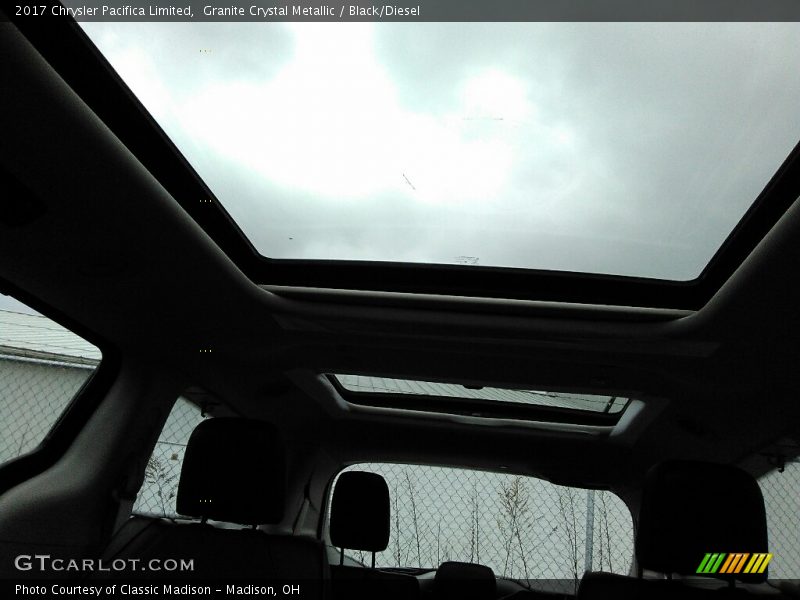 Granite Crystal Metallic / Black/Diesel 2017 Chrysler Pacifica Limited
