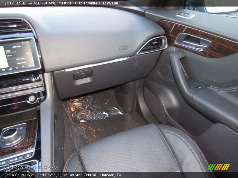 Glacier White / Jet w/Tan 2017 Jaguar F-PACE 35t AWD Prestige
