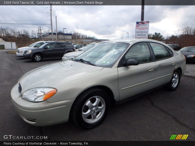 Front 3/4 View of 2006 Taurus SE