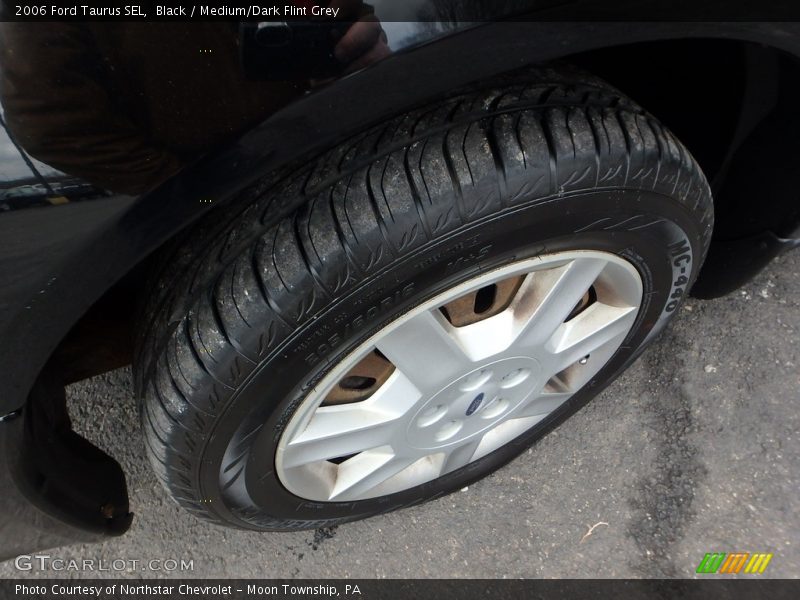 Black / Medium/Dark Flint Grey 2006 Ford Taurus SEL