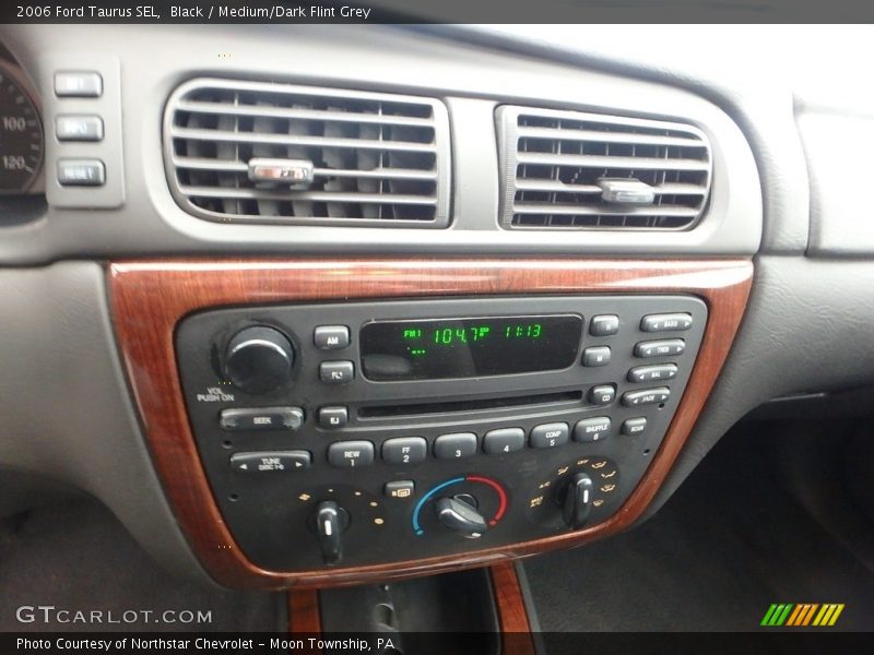 Black / Medium/Dark Flint Grey 2006 Ford Taurus SEL