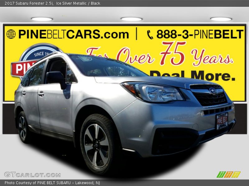 Ice Silver Metallic / Black 2017 Subaru Forester 2.5i