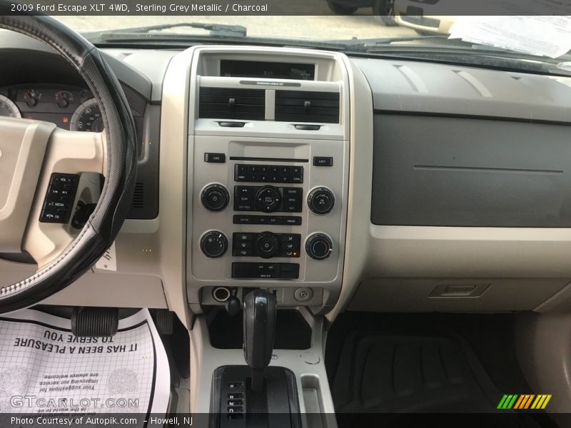 Sterling Grey Metallic / Charcoal 2009 Ford Escape XLT 4WD