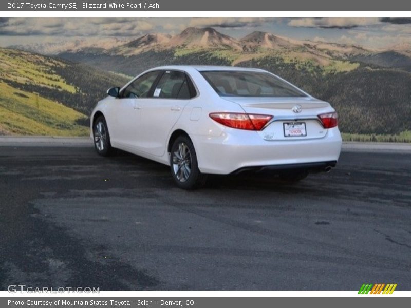 Blizzard White Pearl / Ash 2017 Toyota Camry SE