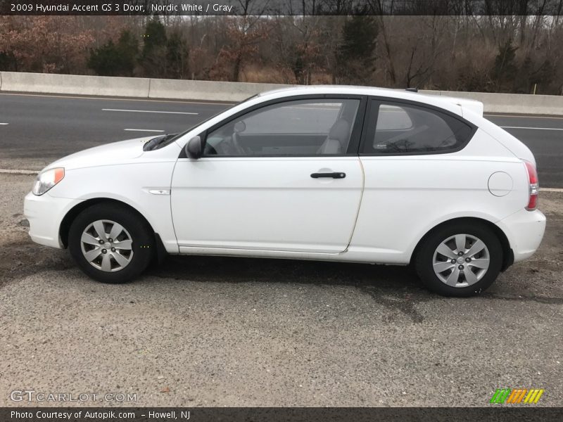 Nordic White / Gray 2009 Hyundai Accent GS 3 Door