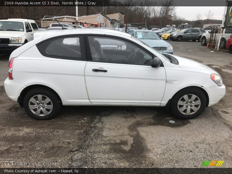 Nordic White / Gray 2009 Hyundai Accent GS 3 Door
