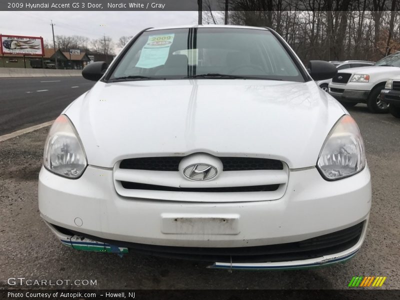 Nordic White / Gray 2009 Hyundai Accent GS 3 Door